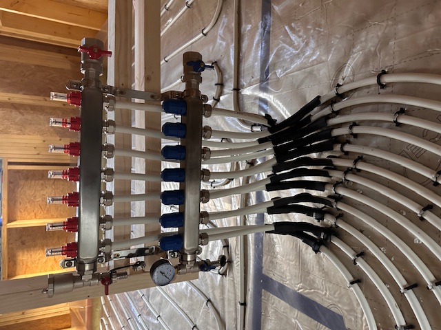 Underfloor heating manifold and zone controls